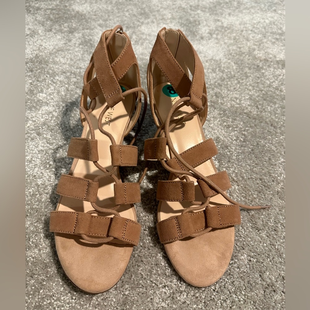 Nine West Gladiator Suede Lace Up Wedge Sandal - size 8M Tan